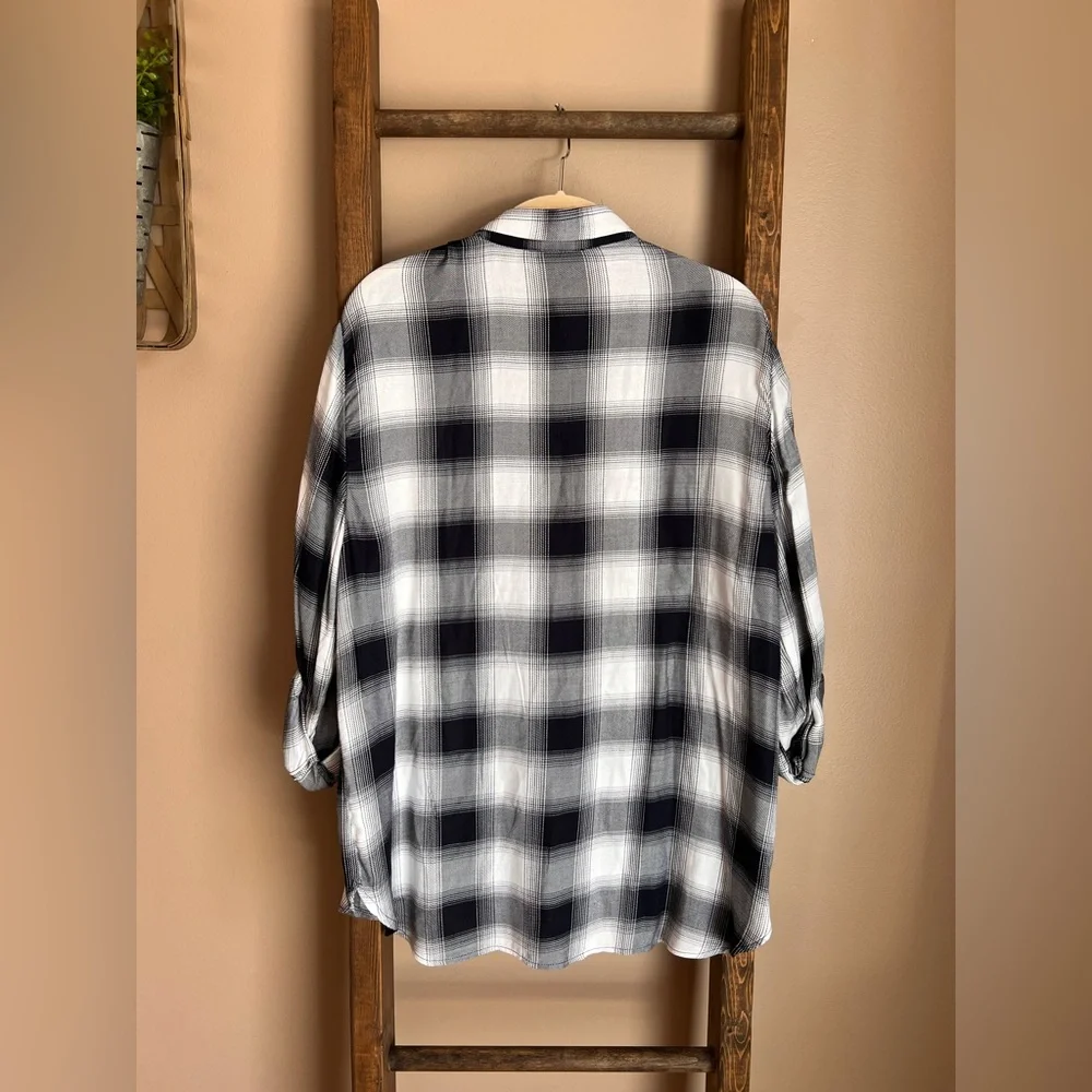 Chelsea & Theodore Black and White Checkered Shirt - Picture 2 of 4